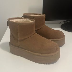 PLATFORM UGGS - CHESTNUT SIZE 8